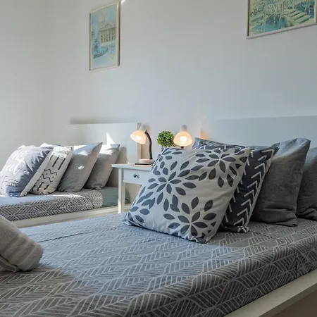 De Bono - Ursula By Eldi * Valletta