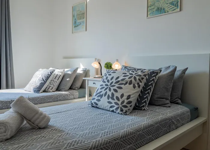 De Bono - Ursula By Eldi * La Valletta